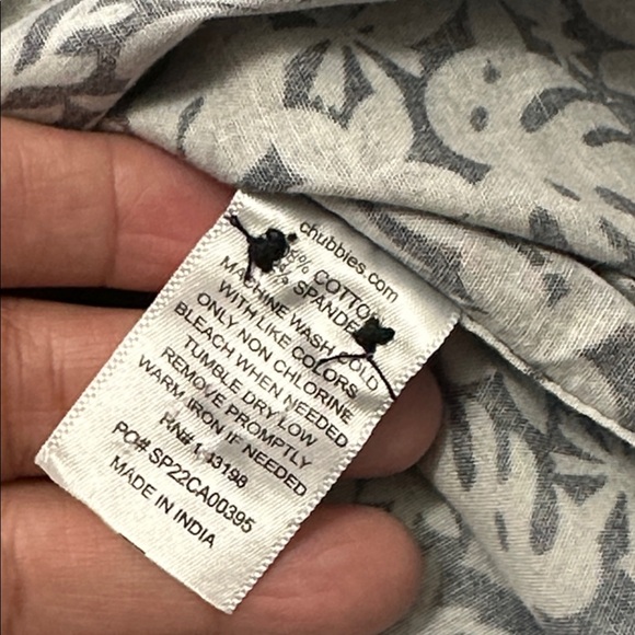 Chubbies Grey Floral Men’s Small Short Sleeve Button Down Shirt Travel Hawaiian - Picture 7 of 10